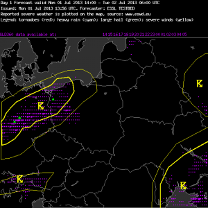 Fig.1:  Verification of the day 1 forecast for Mon 1 July 2013. Magenta dots: lightning detections (EUCLID), green triangles: large hail reports (ESWD).