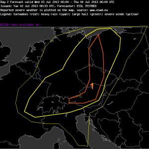 Fig. 5: Day 2 forecast for Wed 3 July 2013. Thin yellow line: >15% thunder probability; thick yellow line: >50% thunder probability>; orange line: 5-15% probability of severe weather, all relating to a 40 km radius around a given point.