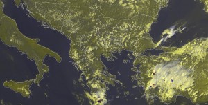 Fig. 2: Nowcast display at 1430 UTC Wed 17 July 2013: E-View satellite channel and lightning detections within the last 5 minutes.