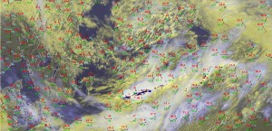 Fig. 5: Nowcast display at 0900 UTC Fri 19 July 2013: E-View satellite image, SYNOP reports and lightning detections within the last 15 minutes.